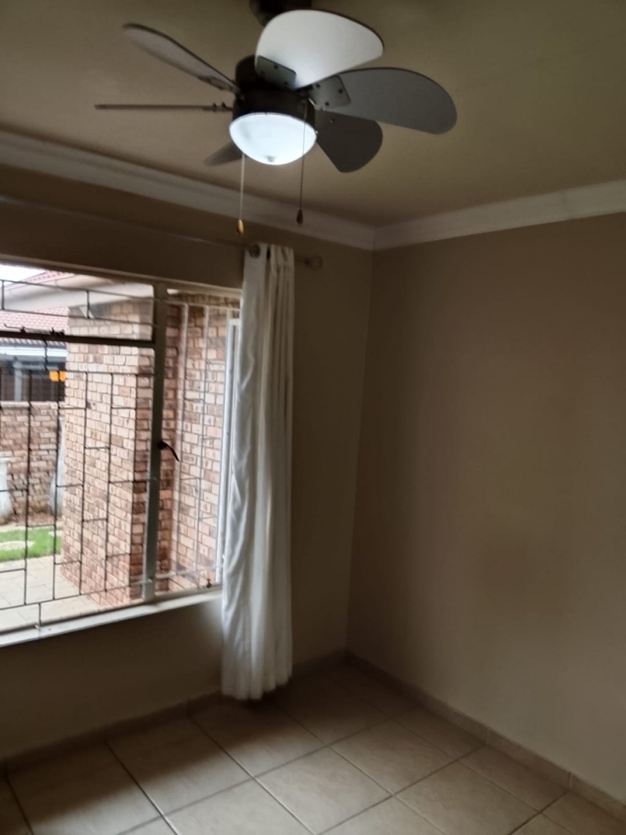 3 Bedroom Property for Sale in Meiringspark North West